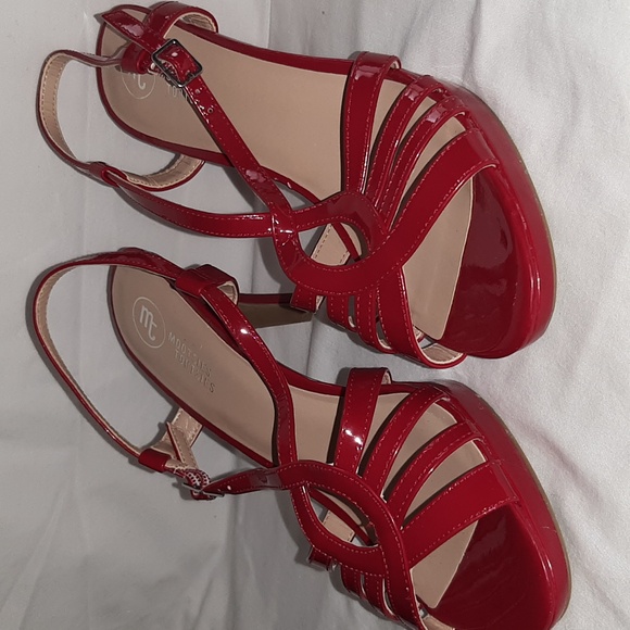 Red Sandals - Picture 1 of 7